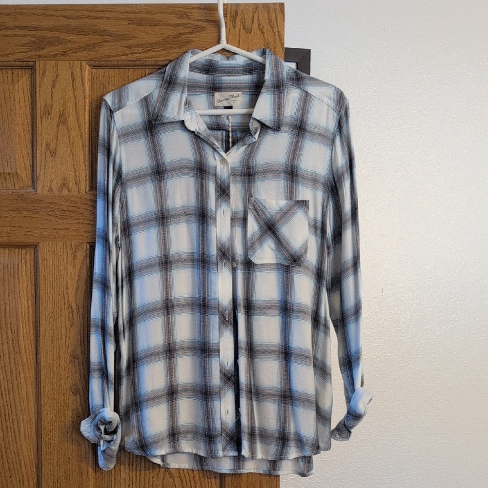 Universal Thread Plaid Button-Up Shirt